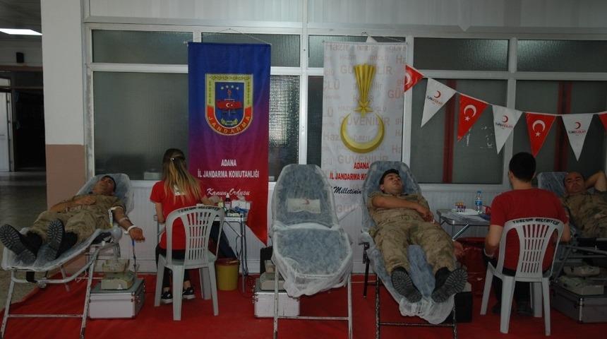 Adana İl Jandarma Komutanlığı&rsquo;ndan kan bağışı desteği