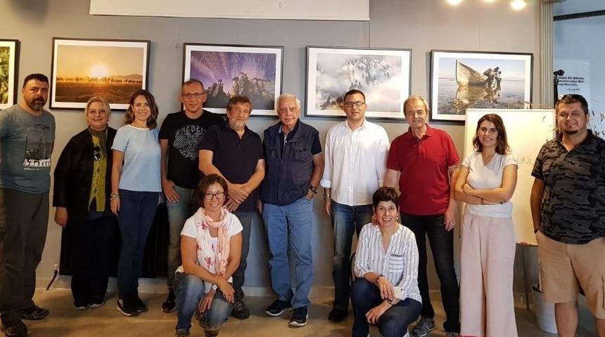 Fotoğraf yarışmasının &ouml;d&uuml;l&uuml;n&uuml; &Ccedil;oşkun Aral&rsquo;la Kapadokya&rsquo;da &ccedil;ıkarttılar