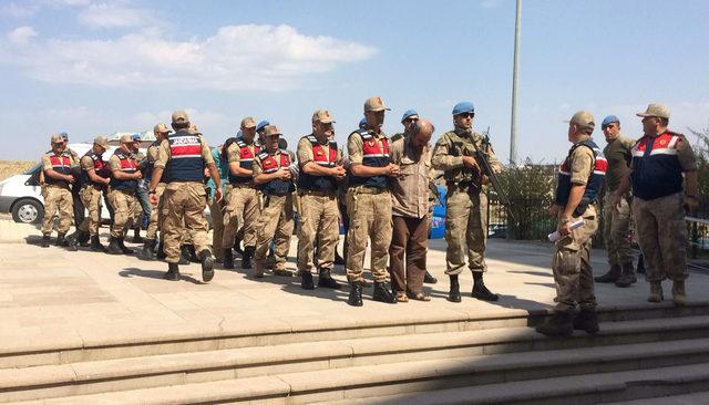 Zeytin Dalı Harekatı'nda 2 askeri şehit eden 9 terörist adliyeye sevk edildi