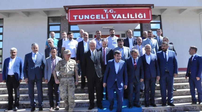 AK Partili Yılmaz: "En b&uuml;y&uuml;k ihtiyacımız &uuml;retmek ve ihra&ccedil; etmek"