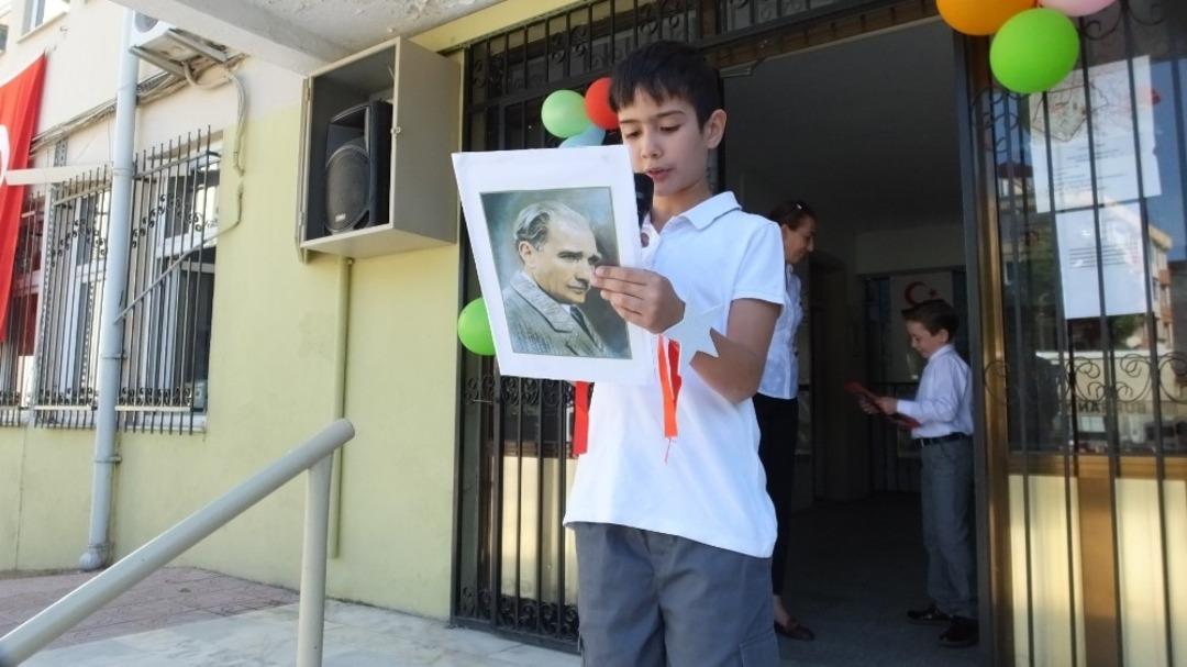 Burhaniye&rsquo;de İlk&ouml;ğretim Haftası coşkuyla kutlandı