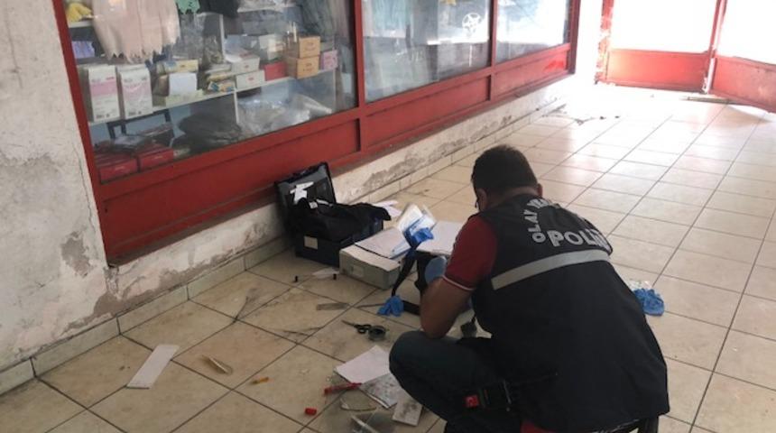 Hırsızlar sadaka kutusu çaldı