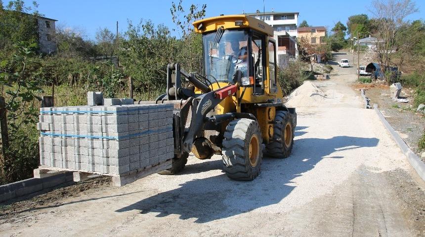 Yol  &ccedil;alışmaları son hızla devam ediyor
