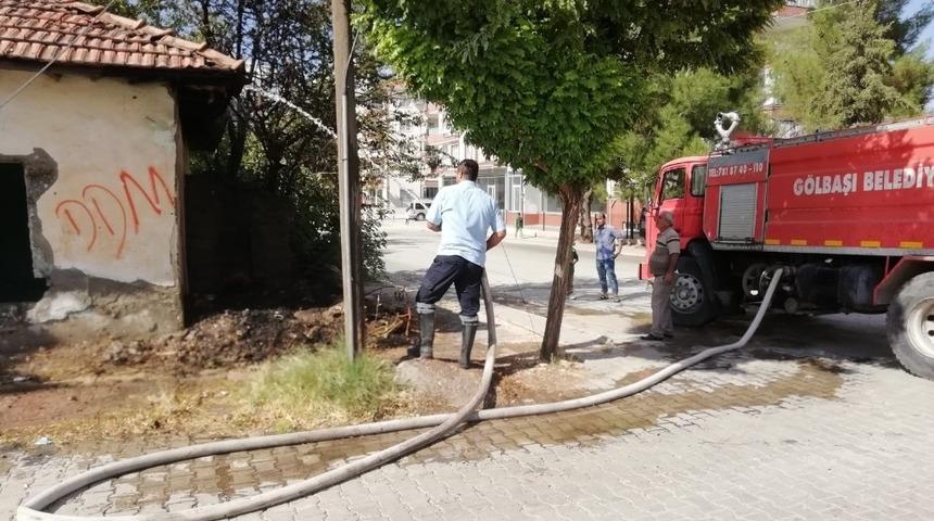 Metruk evde &ccedil;ıkan yangın b&uuml;y&uuml;meden s&ouml;nd&uuml;r&uuml;ld&uuml;