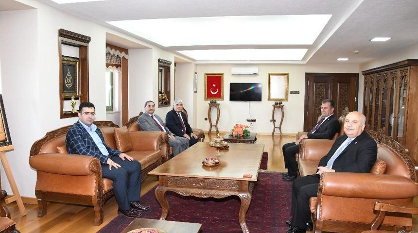 Cumhuriyet Başsavcısı &Ccedil;evik Rekt&ouml;r G&ouml;n&uuml;ll&uuml; ile bir araya geldi