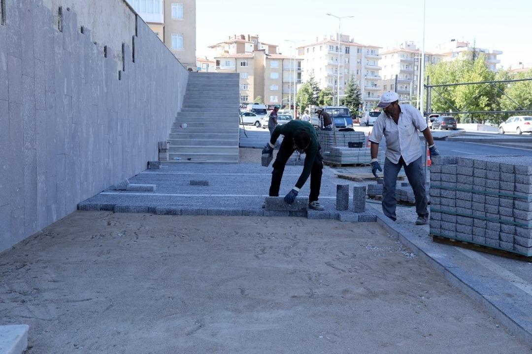 Hoca Ahmet Yesevi Caddesinde &Ccedil;evre D&uuml;zenlemesi