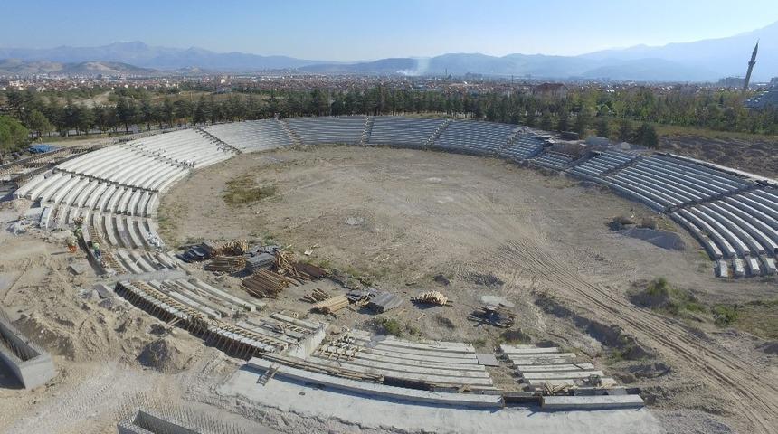 T&uuml;rkiye&rsquo;nin ilk m&uuml;stakil g&uuml;reş kompleksi inşaatı Isparta&rsquo;da y&uuml;kseliyor