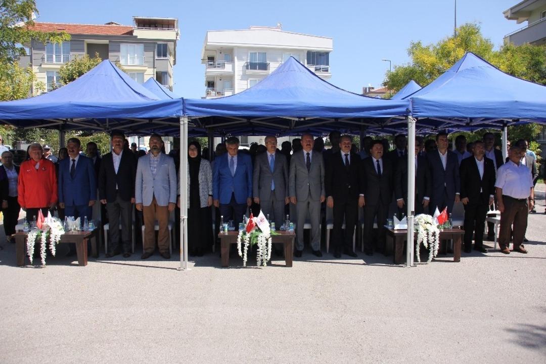 -Balıkesir&rsquo;deki ilk Millet Kıraathanesi&rsquo;nin temeli atıldı