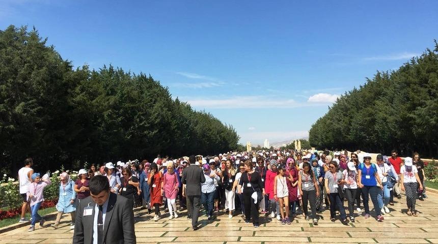 Bartın Belediyesi 3 bin kişiyi Anıtkabir&rsquo;e g&ouml;t&uuml;rd&uuml;