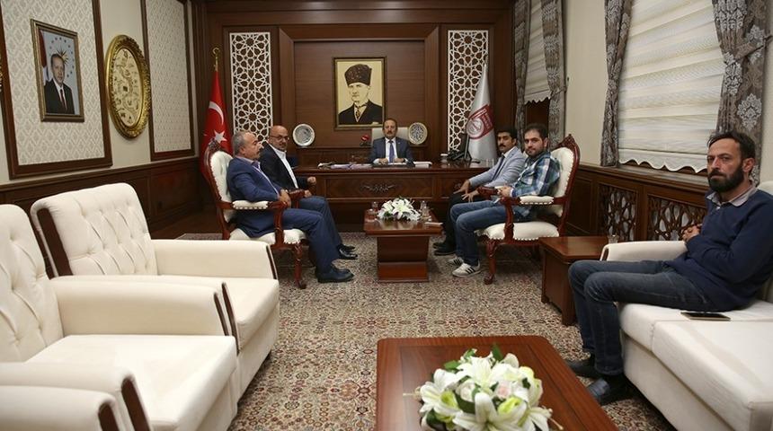 Eczacılar Odası B&ouml;lge Başkanlığı heyeti Vali Pehlivan&rsquo;ı ziyaret etti