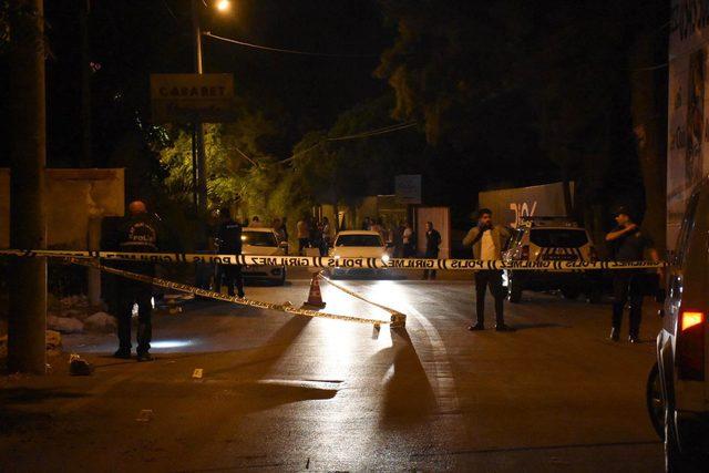Gece kulübü önünde silahlı kavga: 1 ölü, 3 yaralı