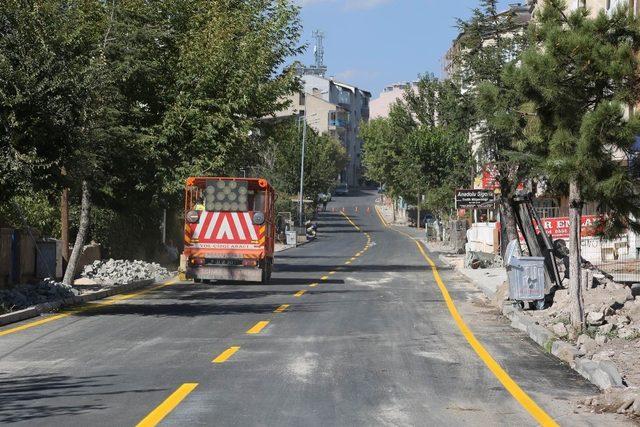 Develi’de yol çalışmaları sürüyor