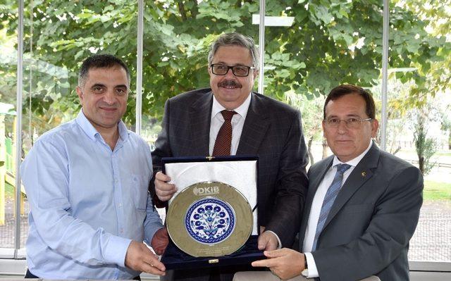 Rus Büyükelçi Yerhov Trabzon’da işadamları ile yemekte buluştu