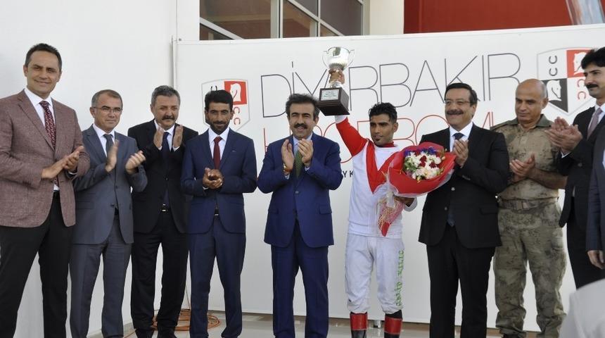 Diyarbakır&rsquo;da &lsquo;Karpuz Kupası&rsquo; koşusu yapıldı