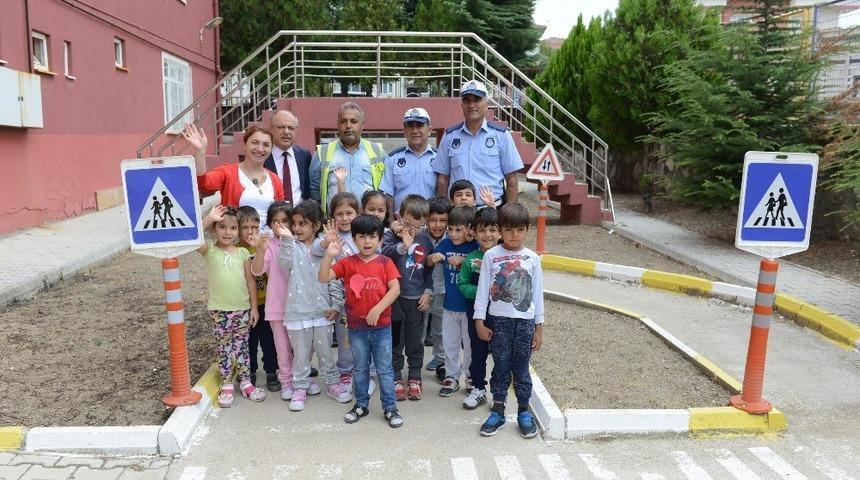 &Ccedil;orum&rsquo;da minikler hem &ouml;ğrendi hem eğlendi