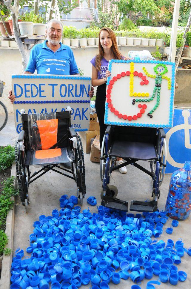 Dede torun 43 ton mavi kapak topladı, 137 tekerlekli sandalye aldı