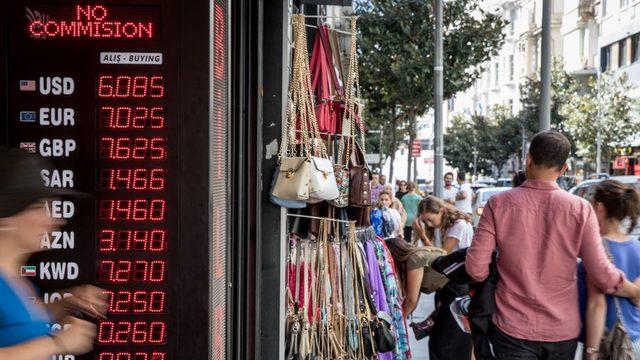 Türk Lirası'nda son dönemde yaşanan değer kaybı, özel sektör için bir tehlike arz ediyor