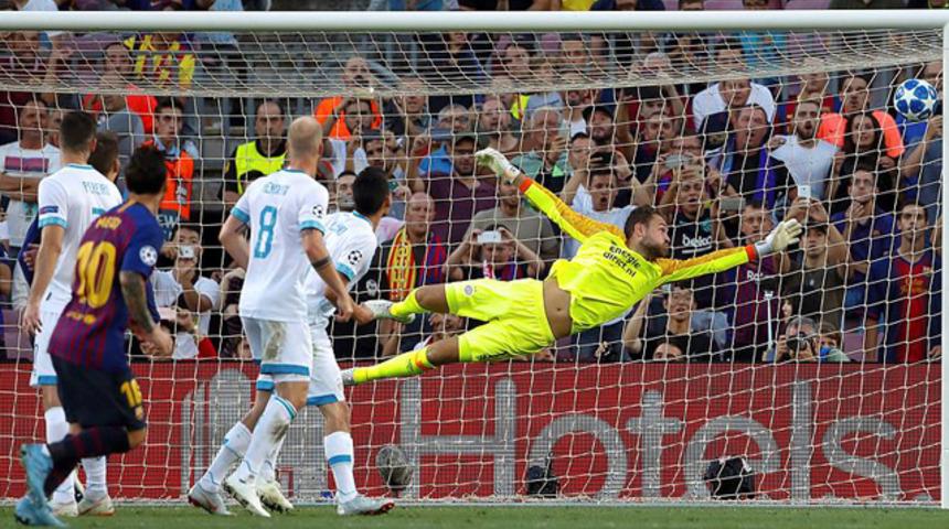 Lionel Messi Cristiano Ronaldo'nun rekorunu kırdı