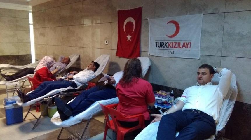 B&ouml;lge İdare Mahkemesi personelinden kan bağışı