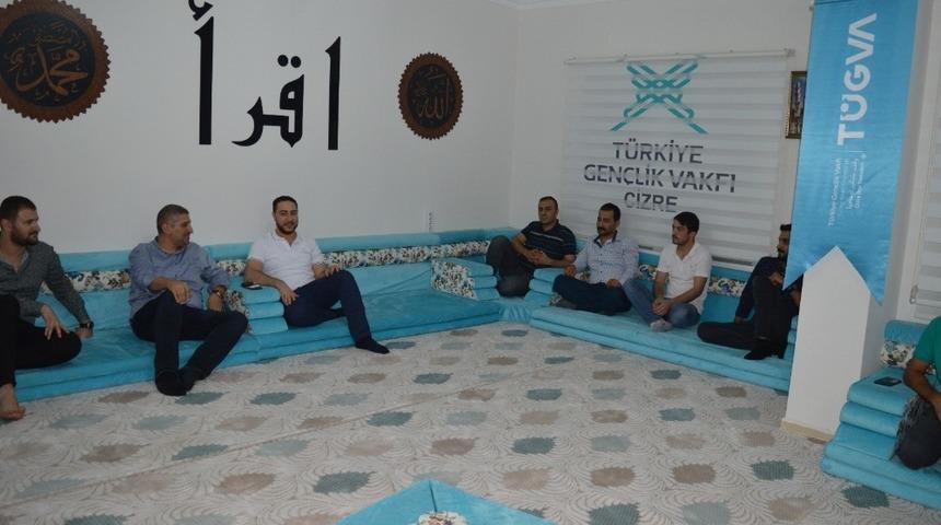 Solmaz, T&Uuml;GVA&rsquo;lı gen&ccedil;lerle buluştu