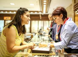 Pırlanta ve elmaslar, halk gününde maliyetine satışta