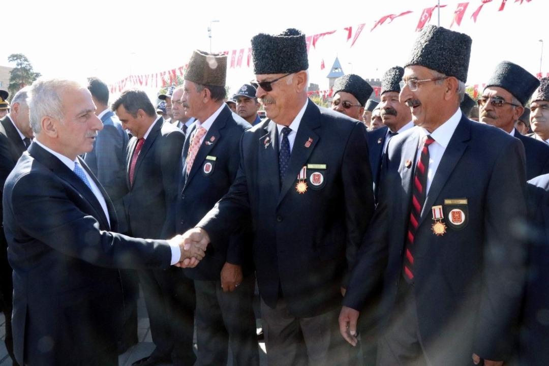 Kayseri Valisi S&uuml;leyman Kam&ccedil;ı: "Gazilerimizle her zaman i&ccedil; i&ccedil;eyiz"