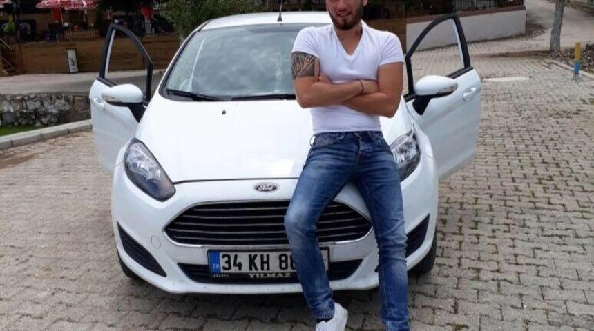 Direğe &ccedil;arpan &uuml;niversiteli motosiklet s&uuml;r&uuml;c&uuml;s&uuml; &ouml;ld&uuml;