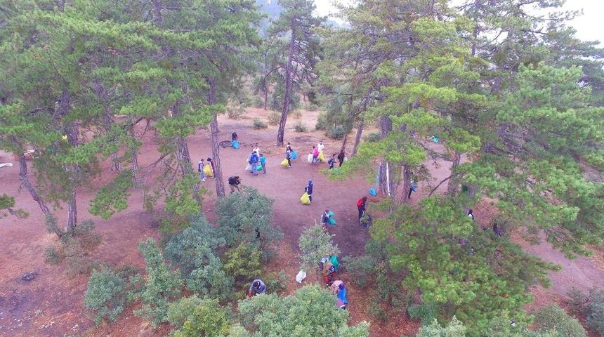 Yaşanabilir bir Başkent i&ccedil;in &ccedil;evre temizliği yapıldı