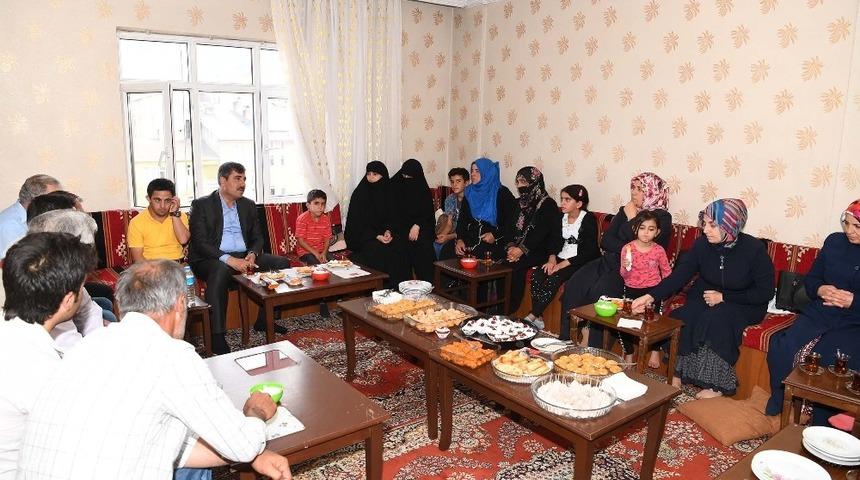 Başkan Asya, &Ccedil;&ouml;lyak hastalarıyla bir araya geldi