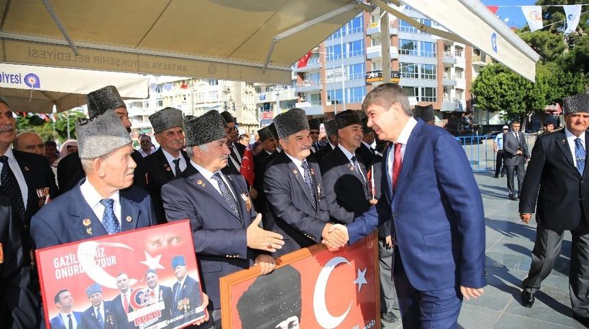 Başkan T&uuml;rel: &ldquo;Gazilerimize ş&uuml;kran bor&ccedil;luyuz&rdquo;