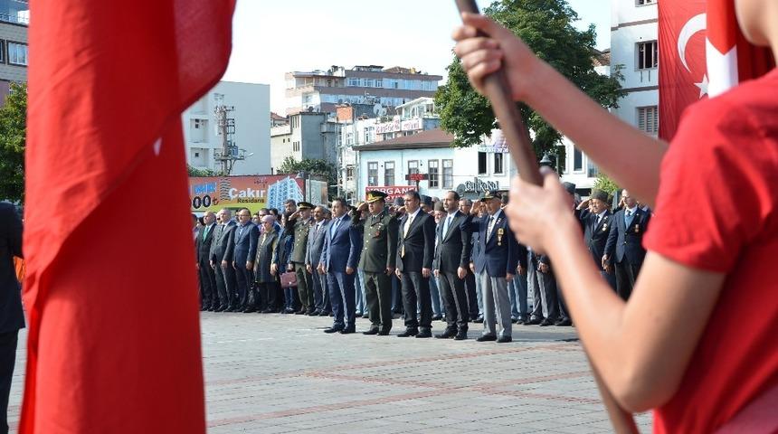 &Uuml;nye&rsquo;de gaziler unutulmadı