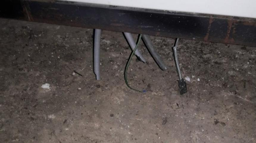 &Ouml;zel bir fabrikaya ait 50 bin liralık makinelerini &ccedil;aldılar