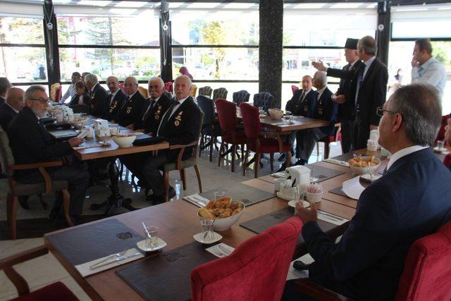 Başkan Bekler’den Gazilere kahvaltı programı.