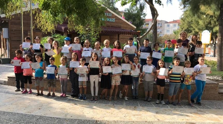 Okul öncesi minikler belgelerini aldı