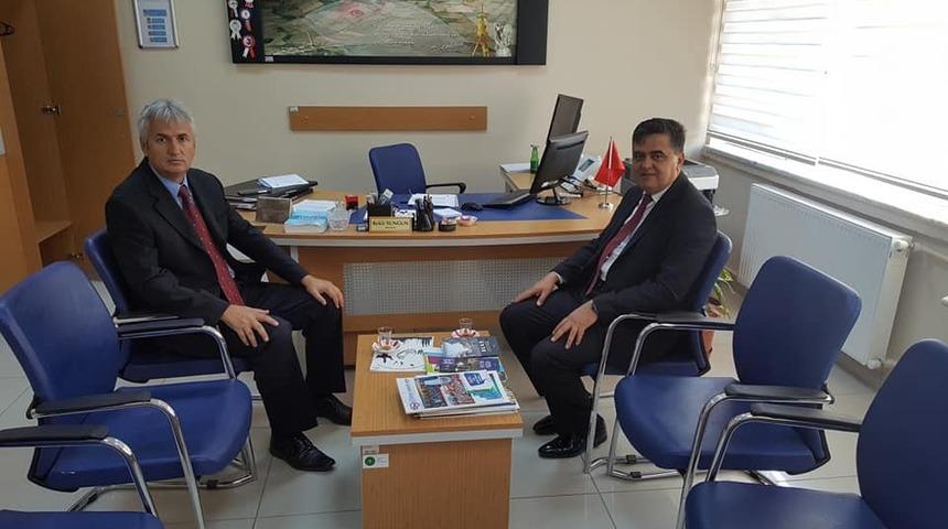 Başkan Yalçın, İlçe Tapu Müdürü Sungun ile bir araya geldi