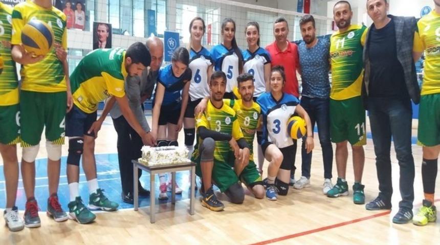 Voleybolculardan sezon a&ccedil;ılışı