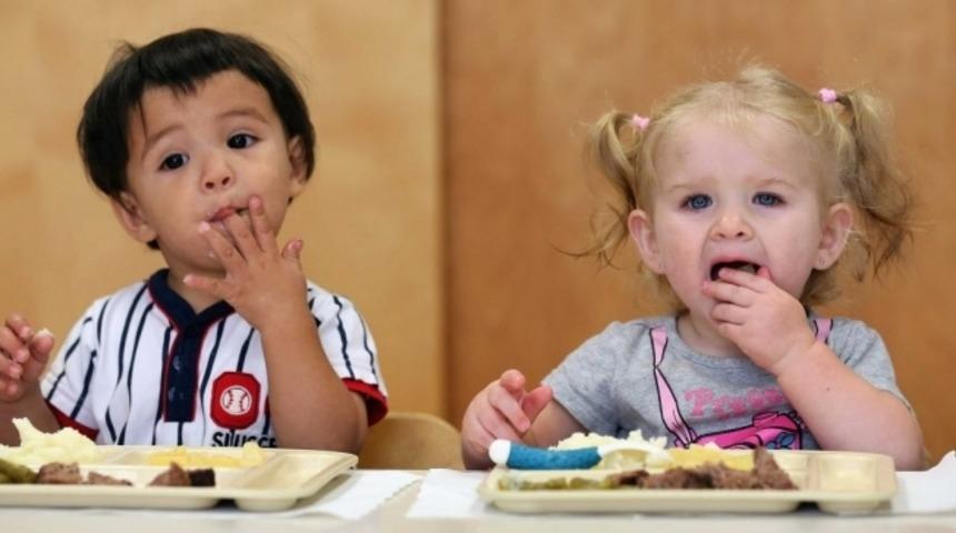 Aynı anneden, aynı anda doğdular... Ama bu ikizlerin babaları farklı!