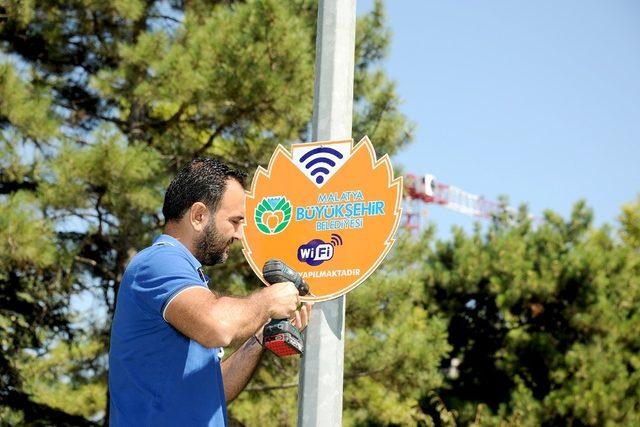 Büyükşehir Belediyesinden ücretsiz internet hizmeti