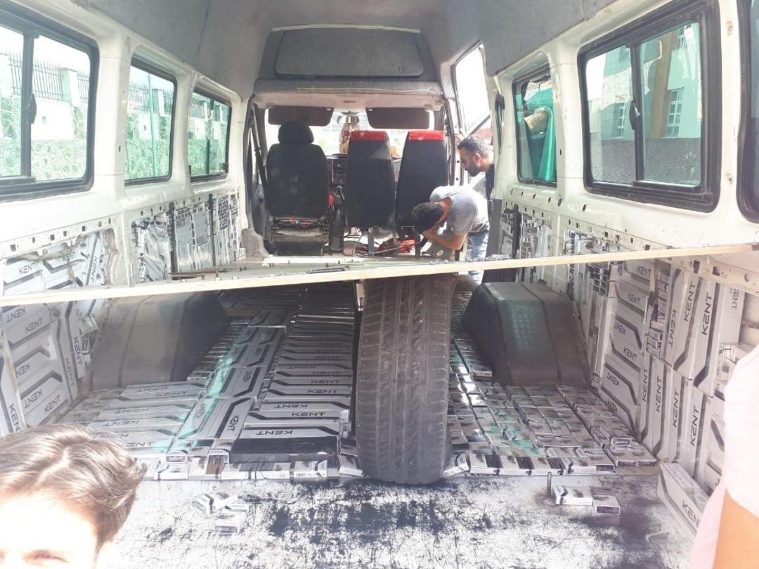 Erciş&rsquo;te 2 ayrı minib&uuml;ste 15 bin 146 paket ka&ccedil;ak sigara ele ge&ccedil;irildi