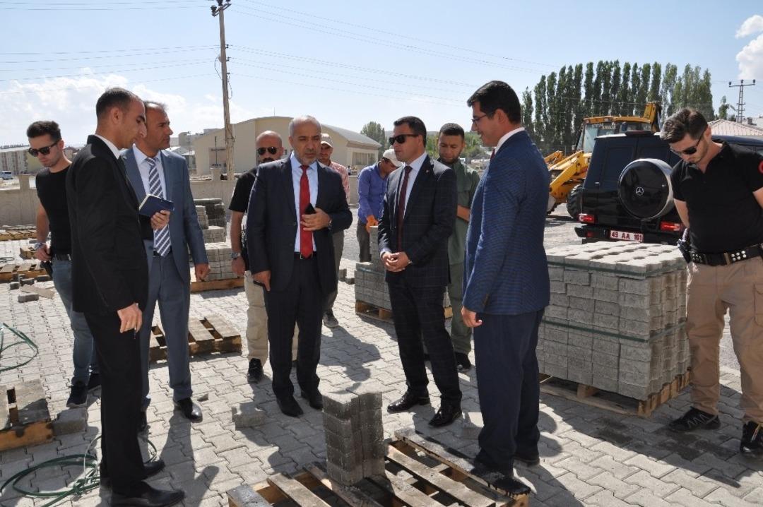 Muş Alparslan &Uuml;niversitesi Rekt&ouml;r&uuml; Polat, Bulanık MY&Ouml; binasında incelemede bulundu