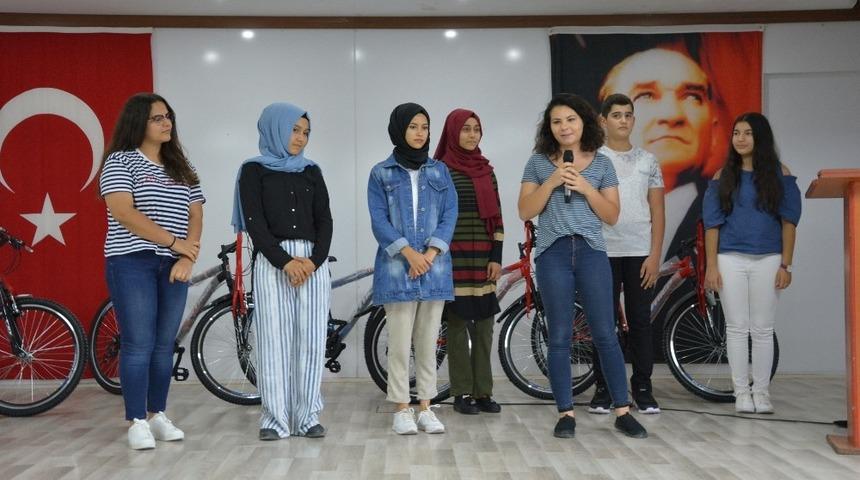 Honaz&rsquo;da dereceye giren &ouml;ğrenciler &ouml;d&uuml;llendirildi