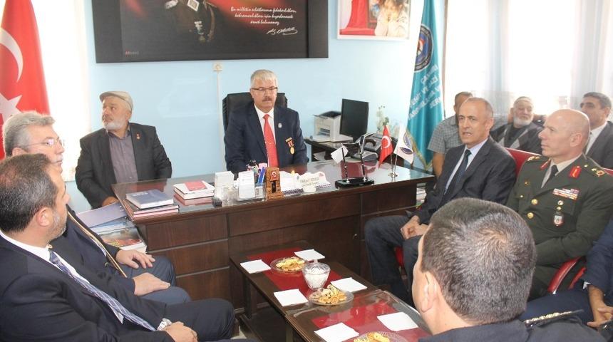 Şehitlerin mezarları yenilenecek