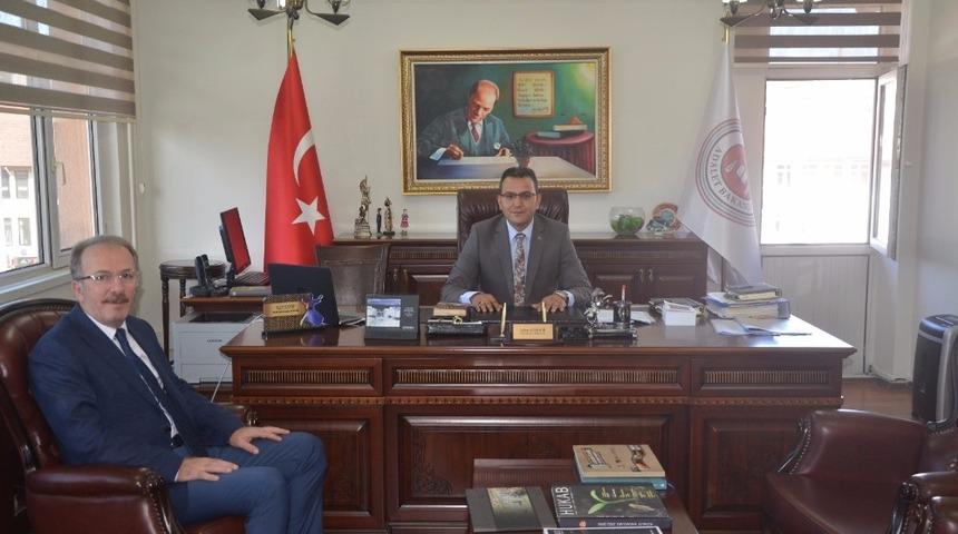 Rekt&ouml;r Uzun, &Ouml;zdemir ve Şaffak&rsquo;a başarılar diledi