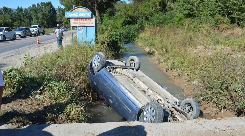 Otomobil sulama kanalına u&ccedil;tu: 4 yaralı