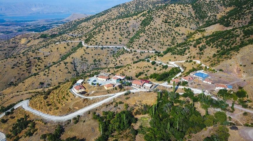 Başkan Polat, Alhanuşağı mahalle yolunu inceledi