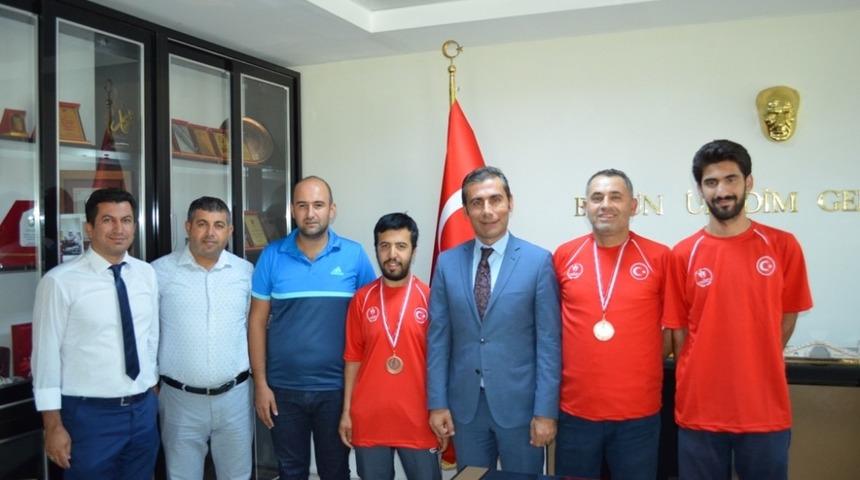 Masa tenisinde Adıyaman T&uuml;rkiye &uuml;&ccedil;&uuml;nc&uuml;s&uuml; oldu