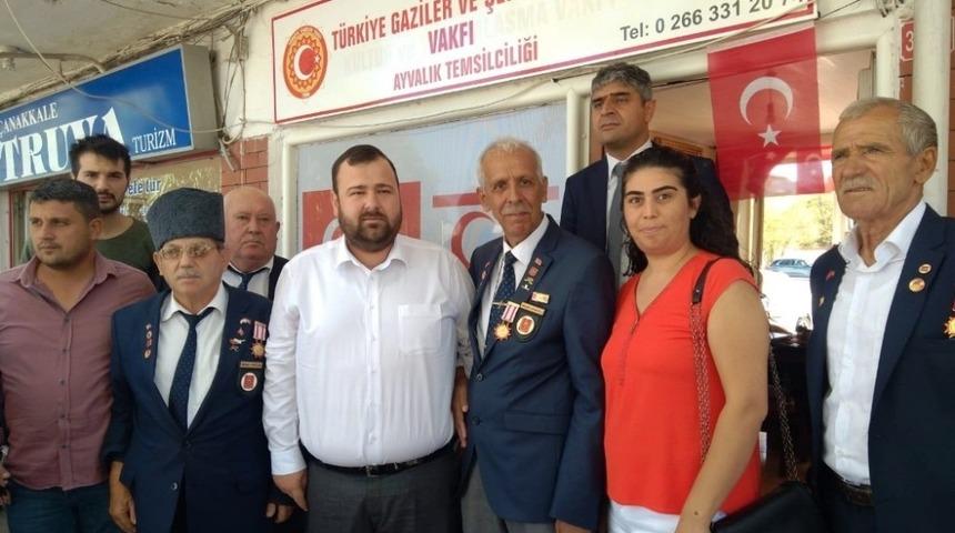 AK Parti&rsquo;den gazilere nazik ziyaret