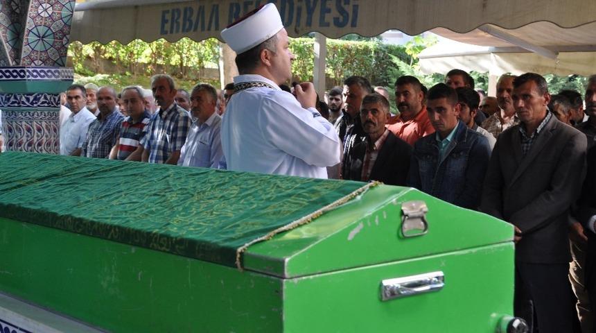 Ormanda &ouml;l&uuml; bulunan gen&ccedil; son yolculuğuna uğurlandı