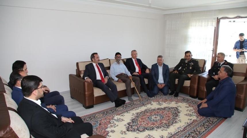 Vali Mantı&rsquo;dan Kore Gazisine ziyaret