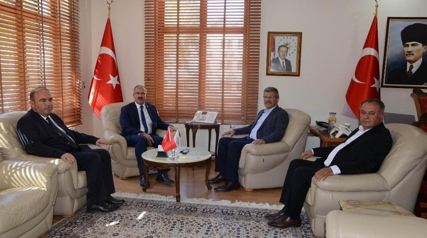 Başkan Akay Tokat Valisini ziyaret etti